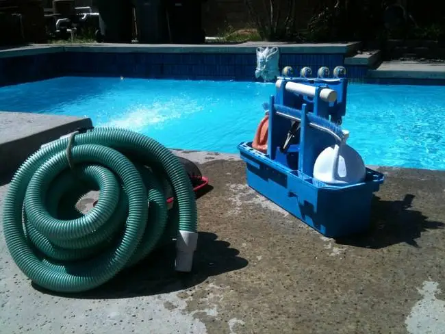 Jak na úpravu vody ve vířivce, swim spa či bazénu?