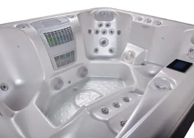 vířivka pro 4 5 osob royal spa raiatea